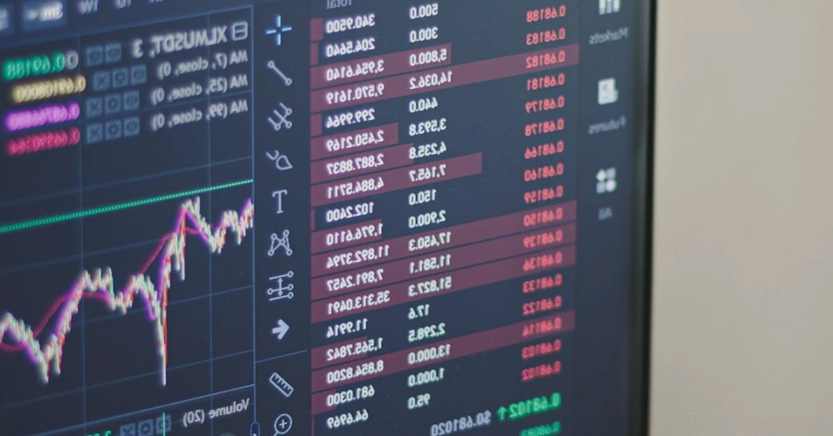 Don't choose low-latency trading hosts on average ping