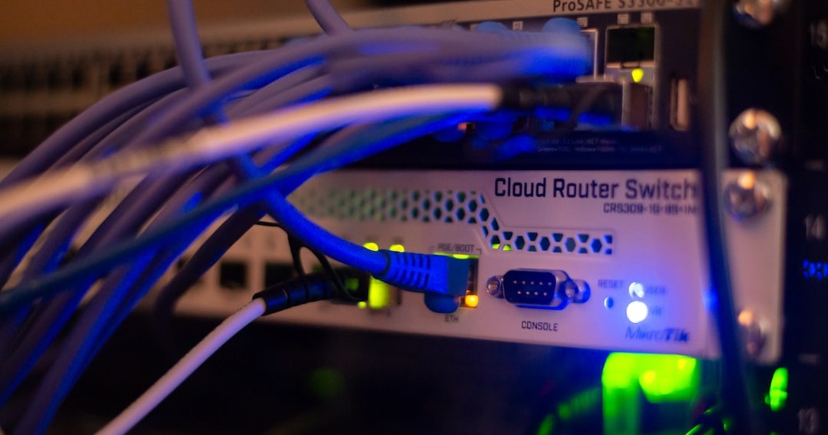 Your DNS Cutover Can Drop Sessions on Cloud Run or Lambda